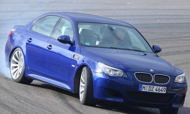 BMW M5: kein V10 mehr - Aus für den Hochdrehzahl-V10 im BMW M5. Der Nachfolger kommt mit Biturbo-V8 BMW M5: kein V10 mehr