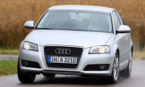 Effiziente Motoren – Mit dem A3 1.4 TFSI verfolgt Audi genau dieses Ziel. Dank des neuen Siebengang-Doppelkupplungsgetriebe (S tronic), das nun mit zwei trocken laufenden Kupplungen arbeitet, ...
Links zum Thema:
» Hybrid contra konventionelle Antriebe