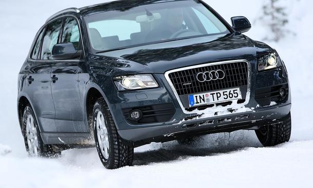 Audi Q5 2.0 TDI quattro
Der Audi Q5 quattro verteilt seine Kraft über ein Torsen-Differenzial