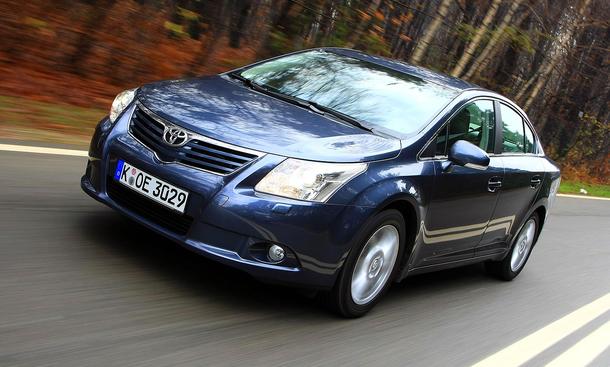 Toyota Avensis 2.0 D-4D
Toyota will mit dem neuen Avensis in die deutsche Premium-Liga vorstoßen
» Die neuen Stars der Mittelklasse
» Vergleichstest Mittelklasse Mondeo, Insignia, Superb, Passat
» Die wichtigsten Autos aus Japan
» Vergleichst Toyota Avensis 2.0 D-4D