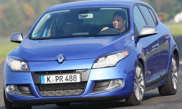 Renault Mégane dCi 130 FAPZum Test kommt der Mégane mit R-Line-Paket Renault Mégane dCi 130 FAP