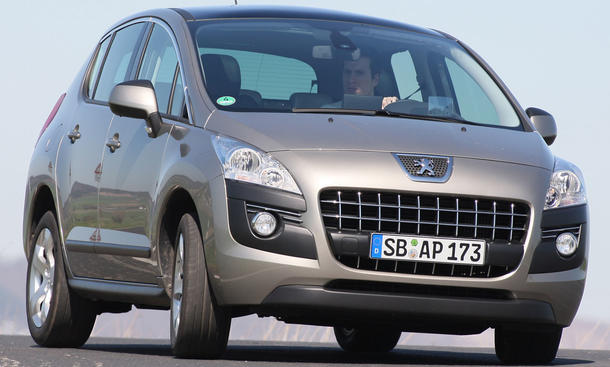 Peugeot 3008 HDi FAP 150
Ab 28.100 Euro ist der 3008 beim Händler erhältlich Peugeot 3008 HDi FAP 150 Preis
