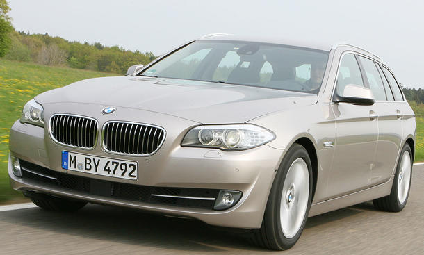 BMW 530d Touring
Meister seiner Klasse: Der 5er Touring zählt zu den begehrenswerten Kombis der Oberklasse BMW 530d Touring ab 52.150 Euro