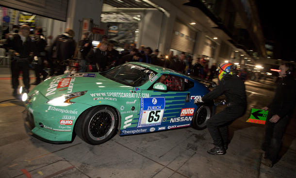 24h-Rennen Nürburgring 2011 - Nacht - 39. ADAC Zurich 24h-Rennen am NürburgringLäuft gut: Die beiden Nissan 370Z sind konstant unterwegs 24h-Rennen Nürburgring 2011 - Nacht