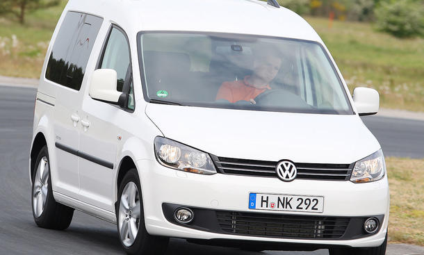 VW Caddy 2.0 TDI DSG
Der Preis des Caddy liegt bei 26.067 Euro (inkl. Doppelkupplungsgetriebe) VW Caddy 2.0 TDI DSG ab 26.067 Euro