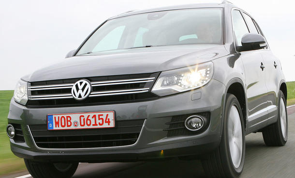 VW Tiguan 2.0 TDI 4Motion
Von vorn wirkt der neue VW Tiguan 2.0 TDI 4Motion frischer und erwachsener ... VW Tiguan 2.0 TDI 4Motion im Fahrbericht