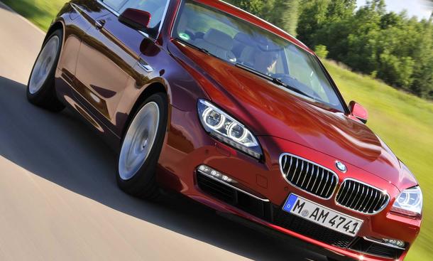 BMW 6er Coupé 2011 - Das neue BMW 6er Coupé
Den neuen 6er bietet BMW als Coupe (Bild) und Cabrio an. Beide Versionen können auch als Diesel oder mit Allradantrieb bestellt werden BMW 6er Coupé 2011