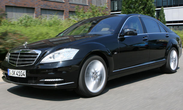 Mercedes S 600 Lang - Das ABC-Fahrwerk verleiht dem S 600 einen Hauch Sportlichkeit bei gleichzeitig hohem Komfort Mercedes S 600 Lang - ABC-Fahrwerk