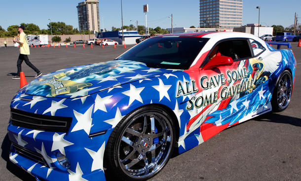 Chevrolet Camaro SS - Was passt besser zu einem Muscle-Car als die Stars and Stripes der US-Flagge? Chevrolet Camaro SS SEMA 2011 Stars and Stripes