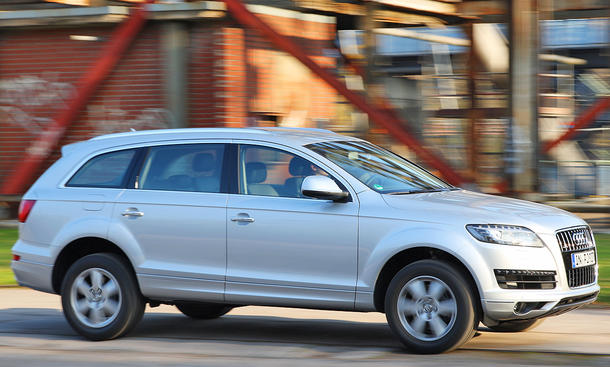 Audi Q7 3.0 TDI clean diesel quattro - Der mächtige Q7 ist fast 5,09 Meter lang ... Audi Q7 3.0 TDI clean diesel quattro - Länge