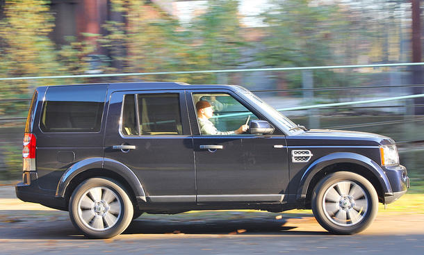 Land Rover Discovery 4 3.0 SDV6 - Der eckige Discovery wirkt wie ein Schrank im Wind und ist als einziger ein echter Geländegänger Land Rover Discovery 4 3.0 SDV6 - Geländegänger