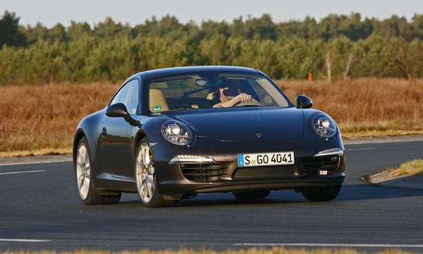 Porsche 911 Carrera S - Beim neuen 911 verhindern aktive Stabilisatoren störende Seitenneigung Porsche 911 Carrera S