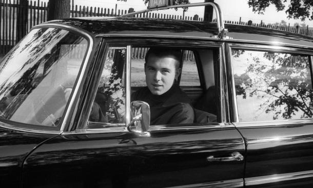 Fußballer und ihre Autos: Die Europameister von 1972 und 1980 - Die "Lichtgestalt": Die Ehrungen von Franz Beckenbauer füllen ganze Bücher. Doch den Mythos schufen vor allem die Titel Europameister 1972 und Weltmeister 1974 Franz Beckenbauer Mercedes 1280