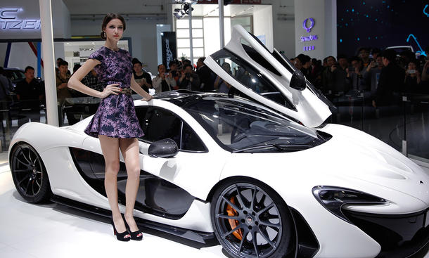 Messe-Girls der Auto China 2014 - Die Auto China öffnet 2014 in Peking ihre Pforten. Auch in Asien setzen die Veranstalter auf eine Prise Erotik Messe-Girls 2014 Auto China Schönheiten Galerie Hostessen Live-Bilder