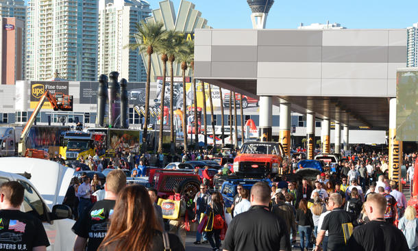 SEMA 2014 - Die SEMA 2014 präsentiert sich gewohnt farbenfroh und abwechslungsreich. Wer Autos mag, findet hier ganz sicher Inspiration für ein neues Projekt SEMA 2014 Tuning Rundgang Las Vegas Highlights