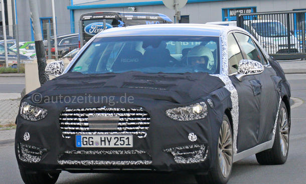 Hyundai Equus - Unsere Erlkönige der Woche beginnen mit einem Trio aus Korea – für den deutschen Markt! mittlerweile fast so bedeutend wie Japan. Hyundai ist hierzulande ... Hyundai Equus 2016 Erlkönig Luxus-Limousine Koreaner