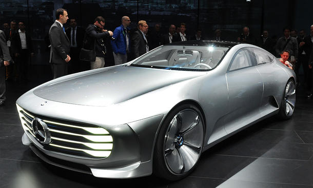 Mercedes IAA Concept: Messerundgang in Frankfurt - Auf der IAA 2015 in Frankfurt (17. bis 27. September) zeigen die Autohersteller zahlreiche Studien und Concept Cars. Erleben Sie mit uns die Highlights auf dem Messerundgang. Wir starten beim Mercedes IAA Mercedes IAA Concept 2015