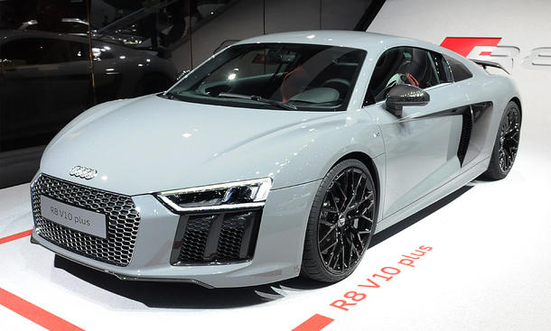 Audi R8 V10 plus - Die graue Lackierung ist das einzig zurückhaltende am Audi R8 V10 plus, der auf der IAA 2015 (17. bis 27. September) ... Supersportler IAA 2015 Livebilder Audi R8 V10 plus