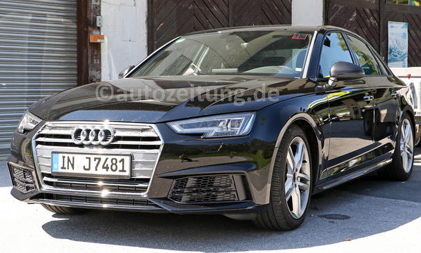 Audi S4 2016 - Ist das wirklich ein Erlkönig? Ja, auch wenn er auf den ersten Blick kaum getarnt ist. Wir sehen die brandneue Audi S4 Limousine, die ... Audi S4 2015 IAA Erlkönig ungetarnt Mittelklasse-Sportler