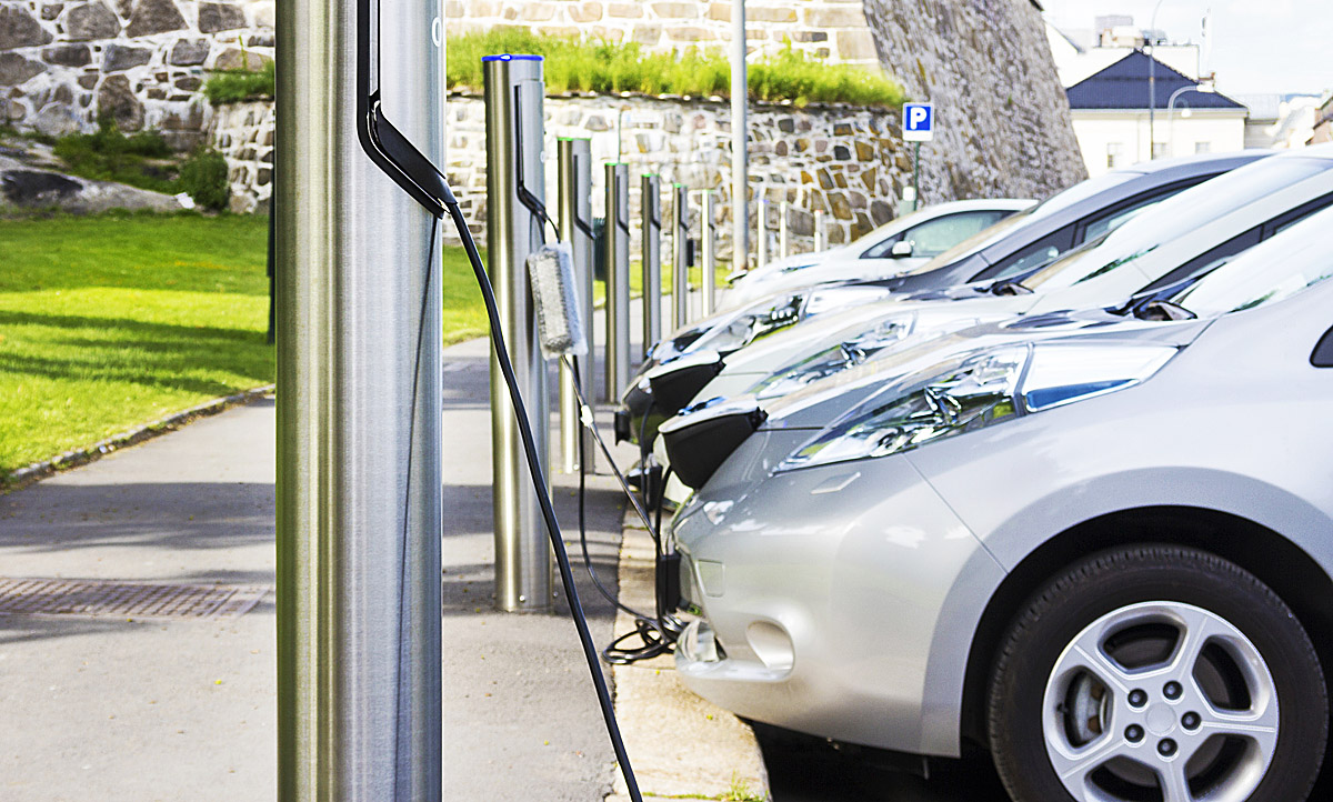 Parken an Elektroauto-Ladesäulen: Verbrenner