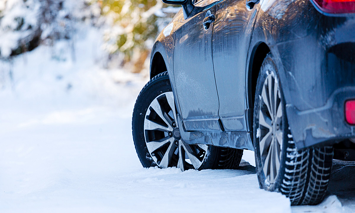 Auto im Schnee festgefahren - Was tun?