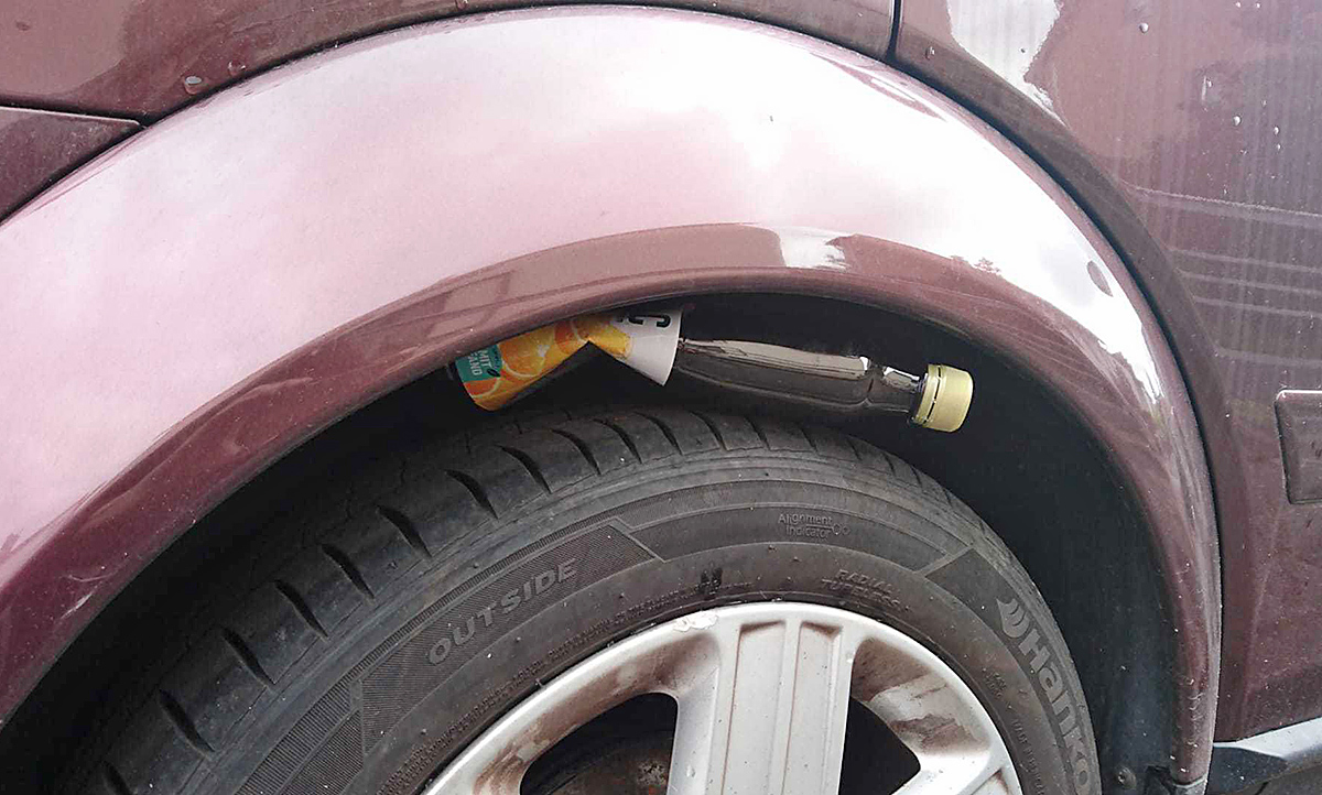 Plastikflasche im Radkasten: Autodiebstahl | autozeitung.de