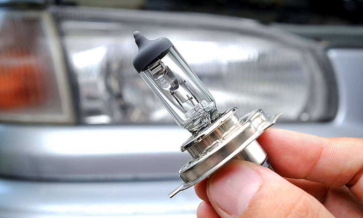 Abblendlicht Birne / Lampe wechseln – VW Golf 6