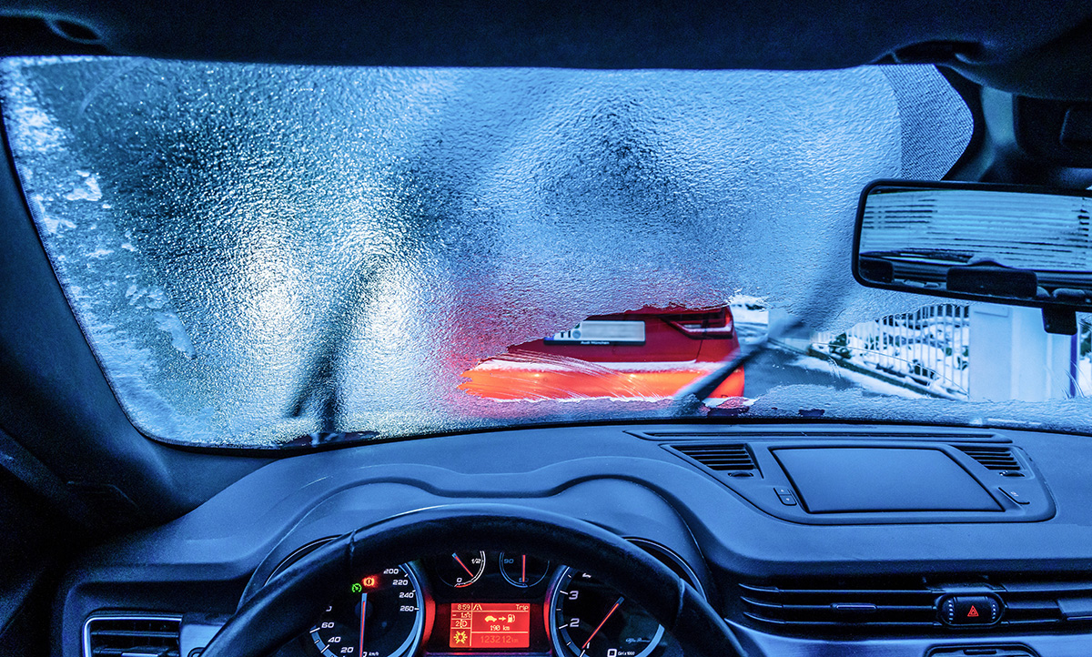 Eiskratzen: So wird das Auto schnell eisfrei