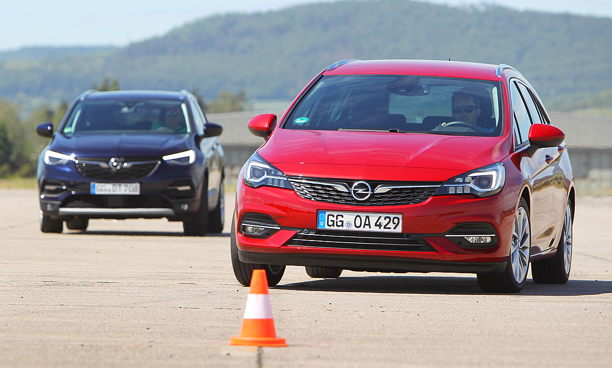 Astra Sports Tourer Grandland X Vergleichstest Autozeitung De