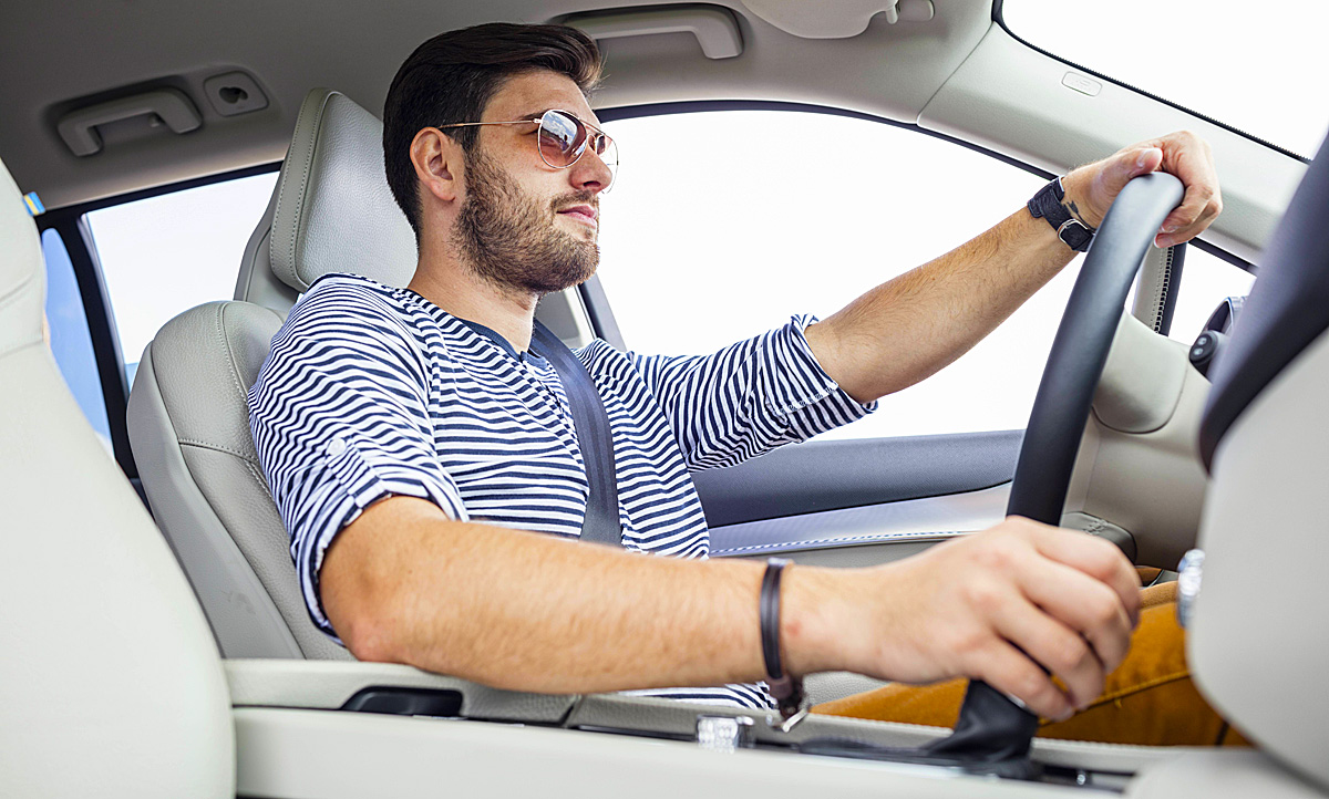 autofahren mit sonnenbrille