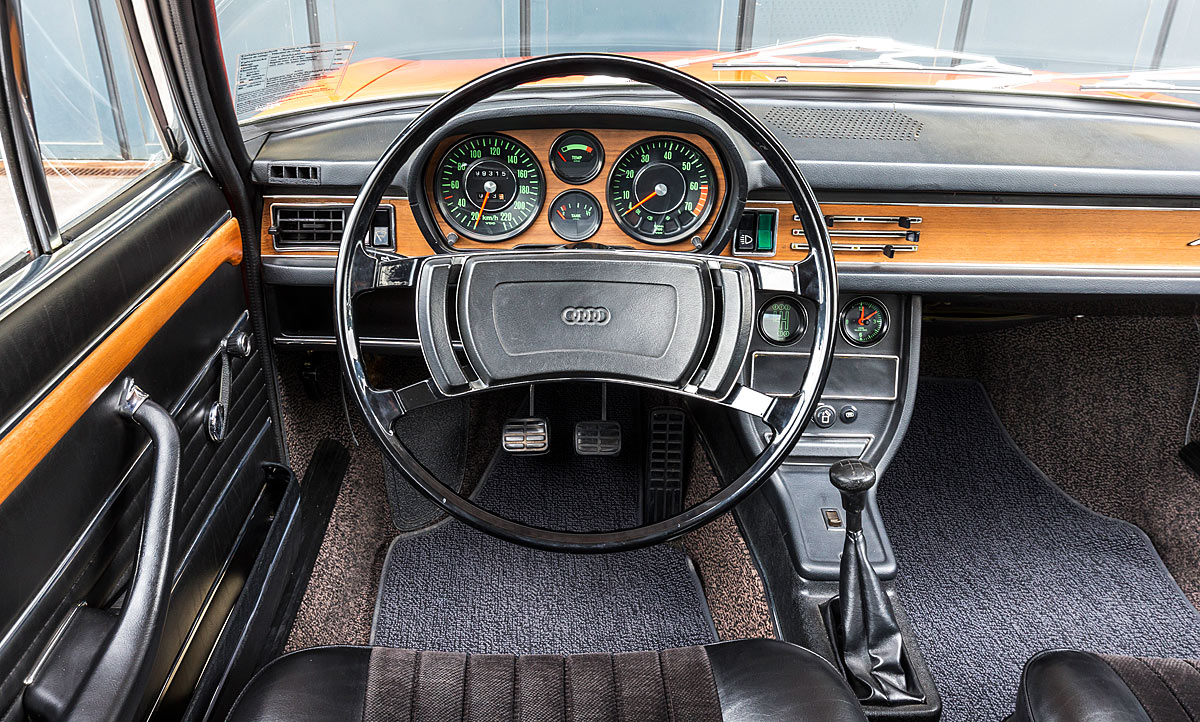 Audi 100 C1 Innenraum