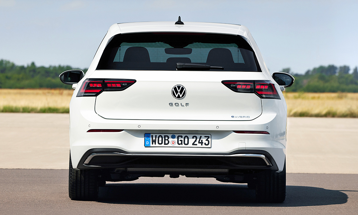 VW Golf 8 Facelift (2023): Das Touch-Lenkrad fliegt wieder raus - AUTO BILD