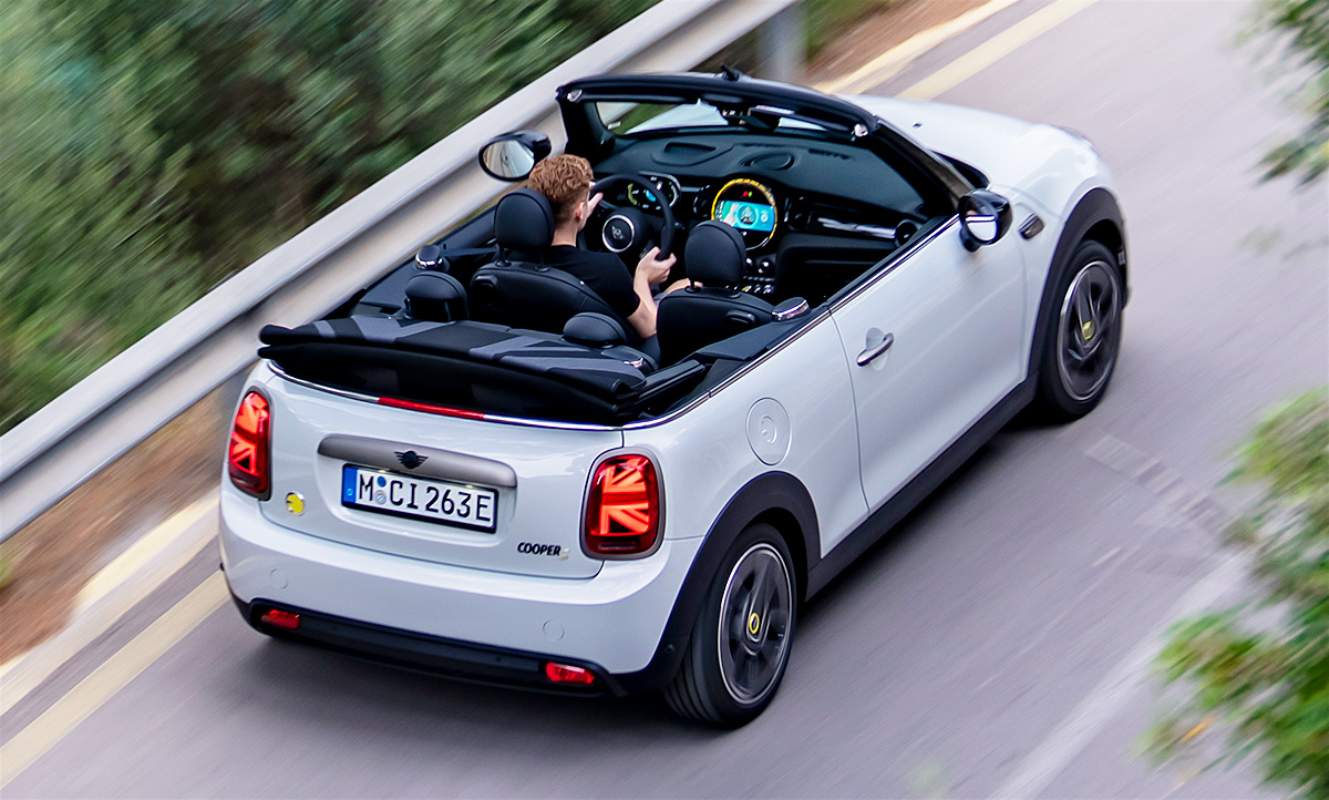 Mini Cooper SE Cabrio (2023): Emissionsfrei im Open-Air-Mini - AUTO BILD