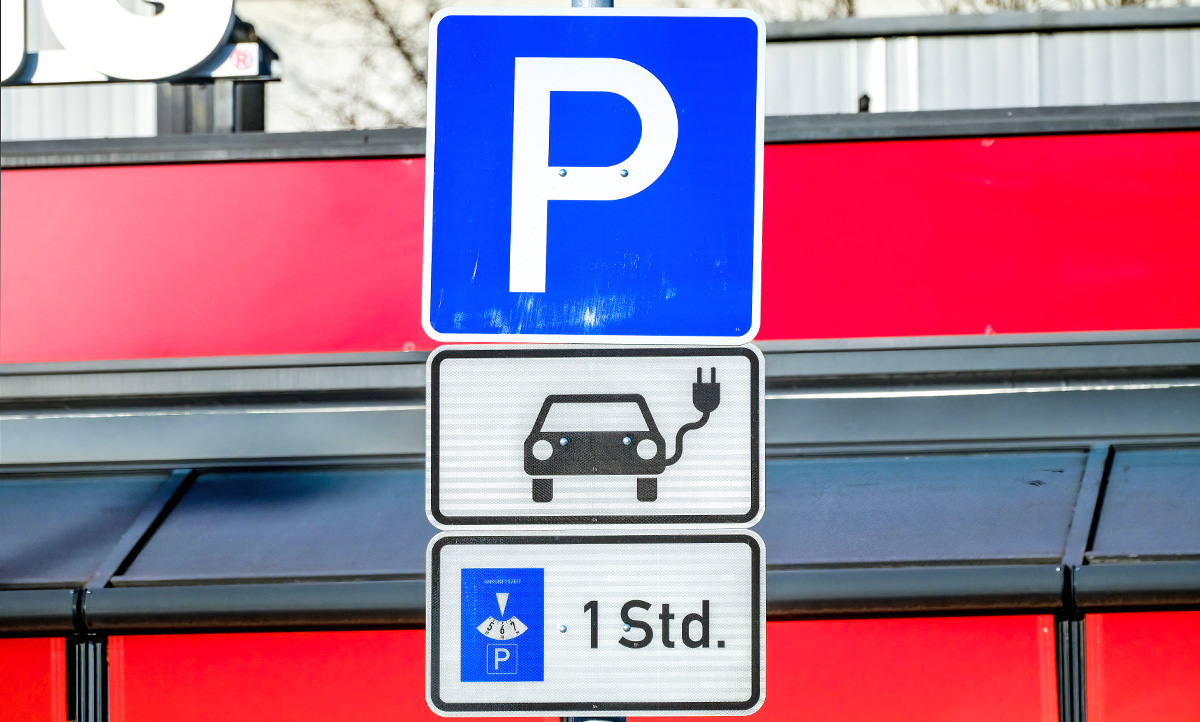 E-Parkplatz: Diese Regeln gelten fürs Parken auf dem Elektro