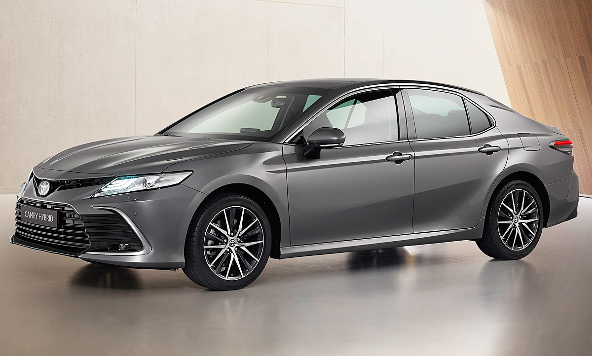 2020 toyota camry hybrid le sales