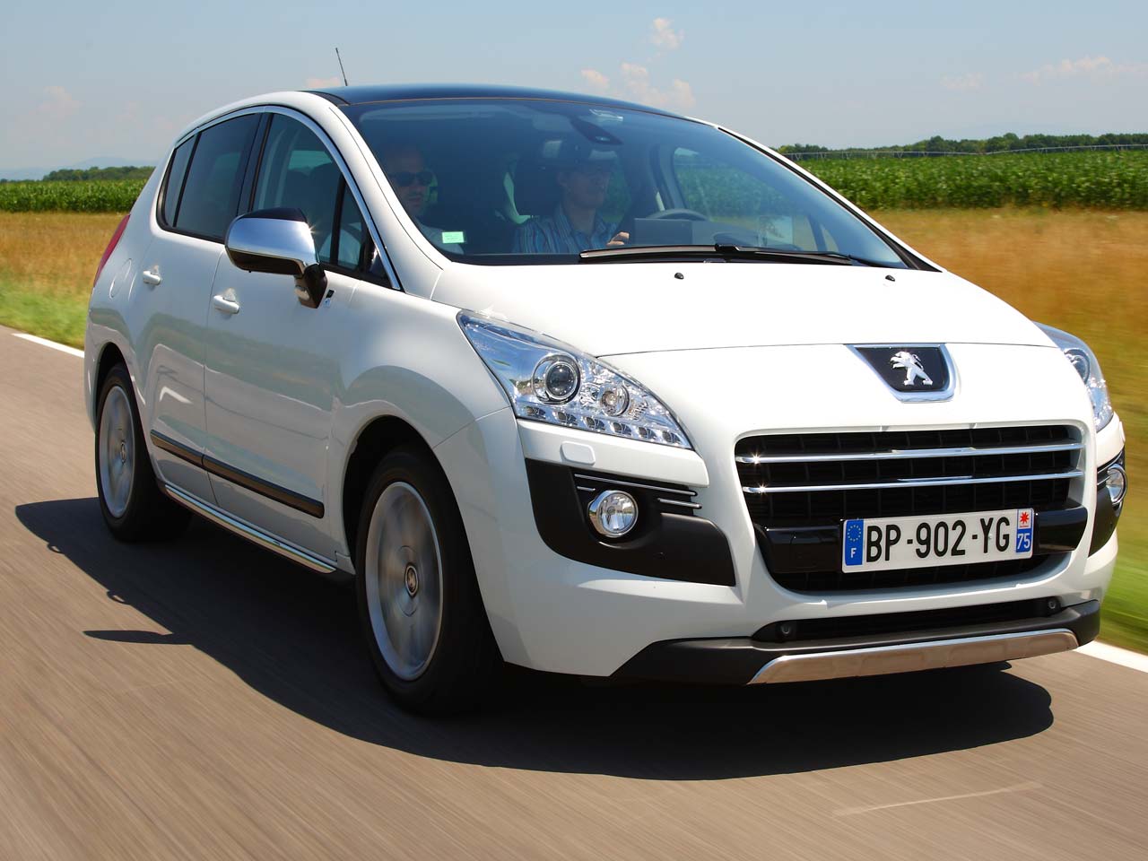 Пежо 3008 1 поколение. Peugeot 3008 hybrid4. Пежо 3008 2012. Пежо 3008 2008 года.