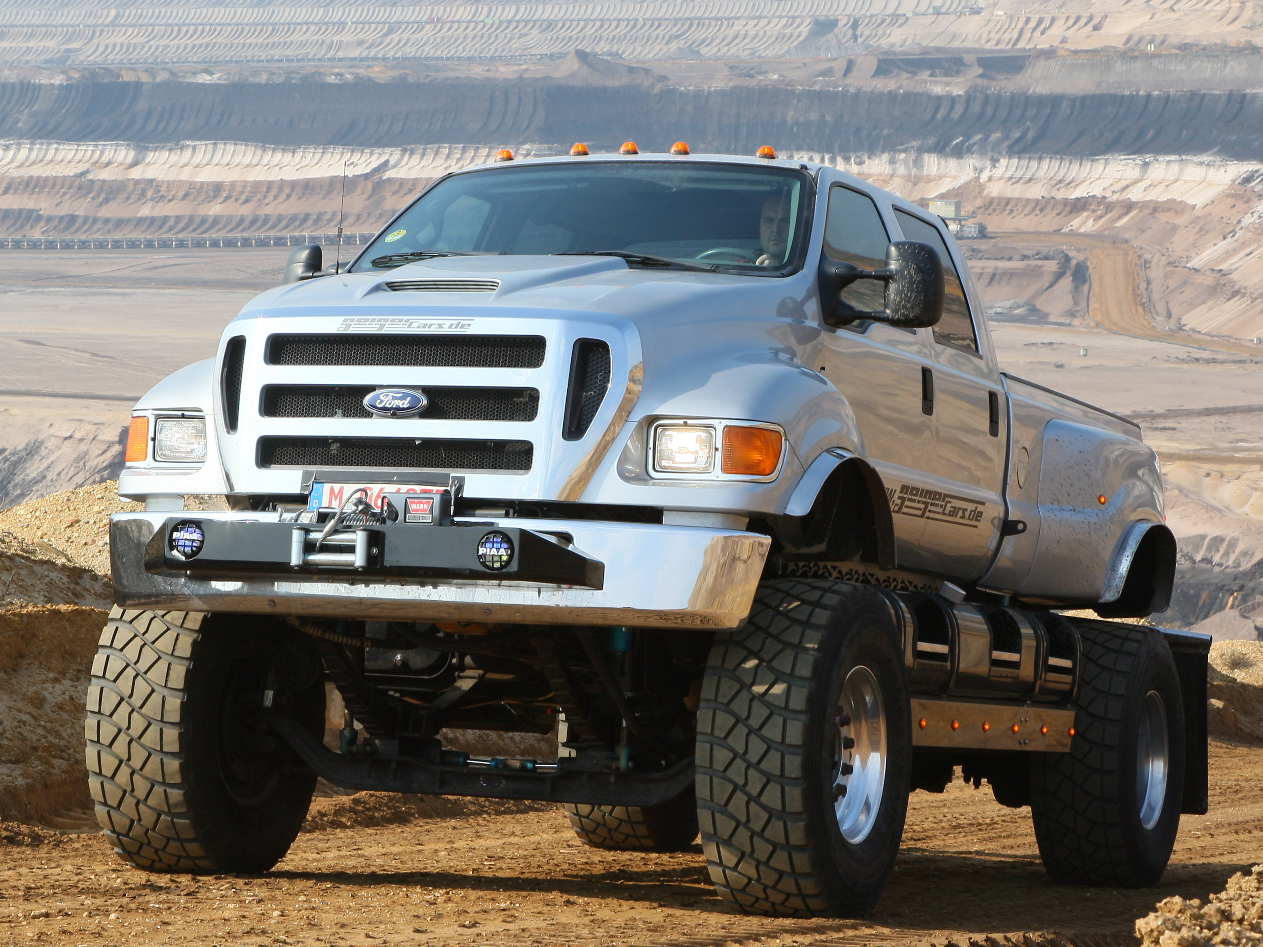 Ford F 650 Pickup Im Braunkohle Tagebau Autozeitungde