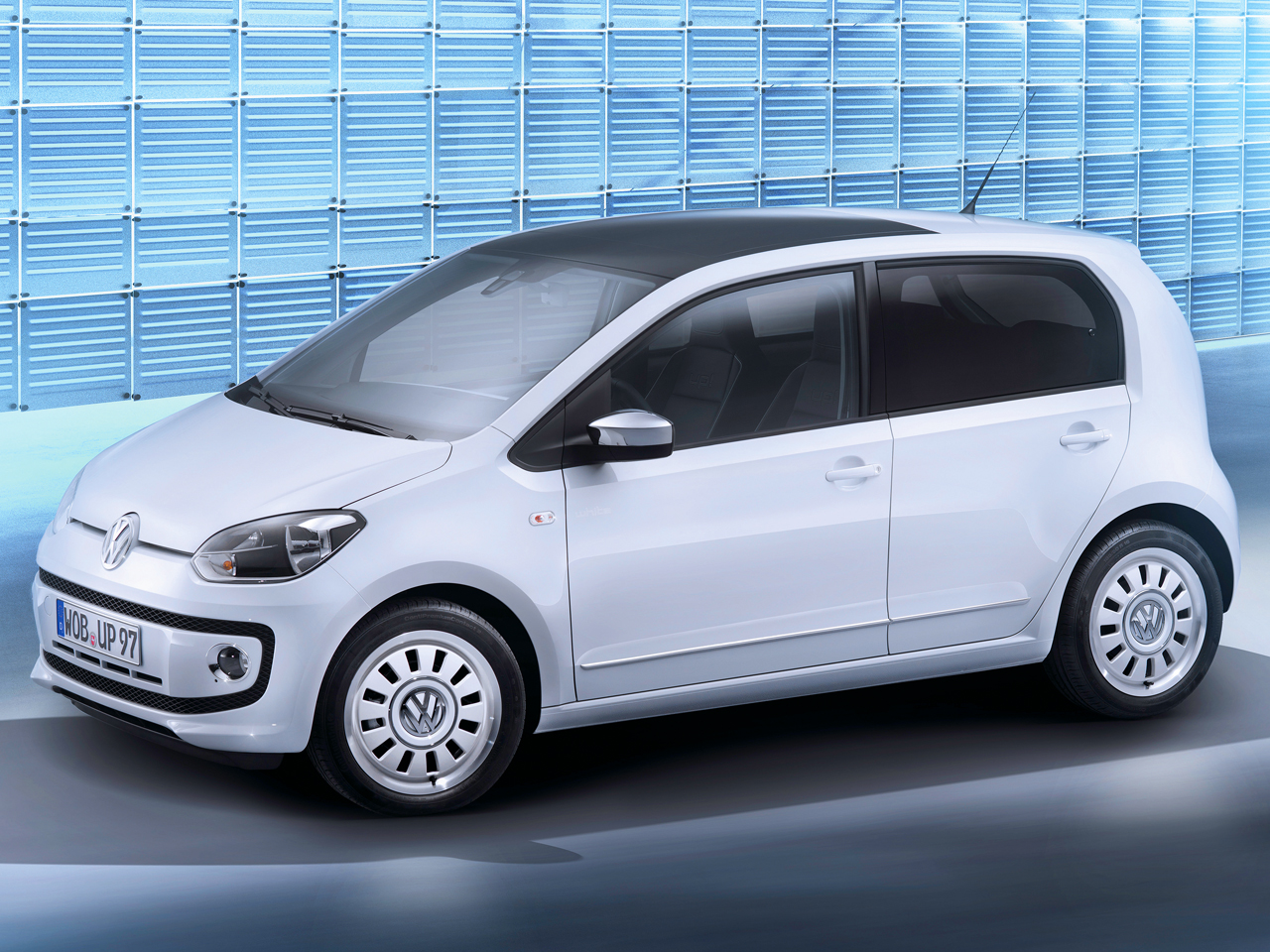 Vw Up Funfturer Kommt Im Mai 2012 Preise Ab 10 325 Euro