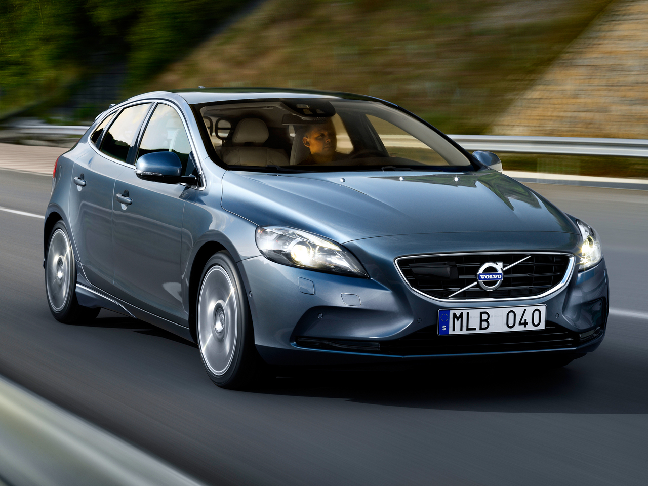 Volvo V40 2012 Preis für Benziner und Diesel unter 25.000