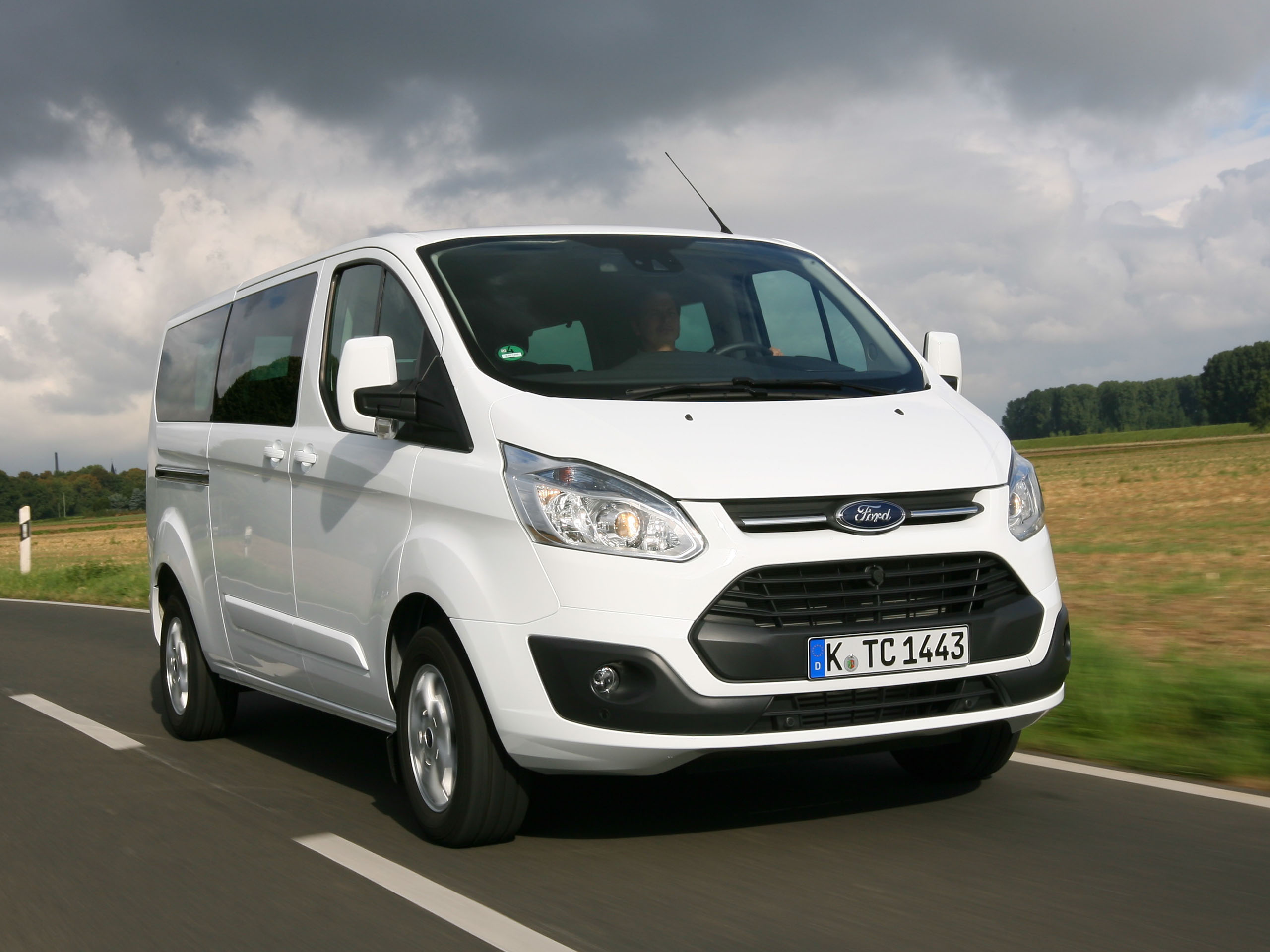 Микроавтобус форд купить россии. Ford Tourneo Custom 2012. Ford Transit Custom. Ford Transit Custom пассажирский. Ford Transit Custom 2007.