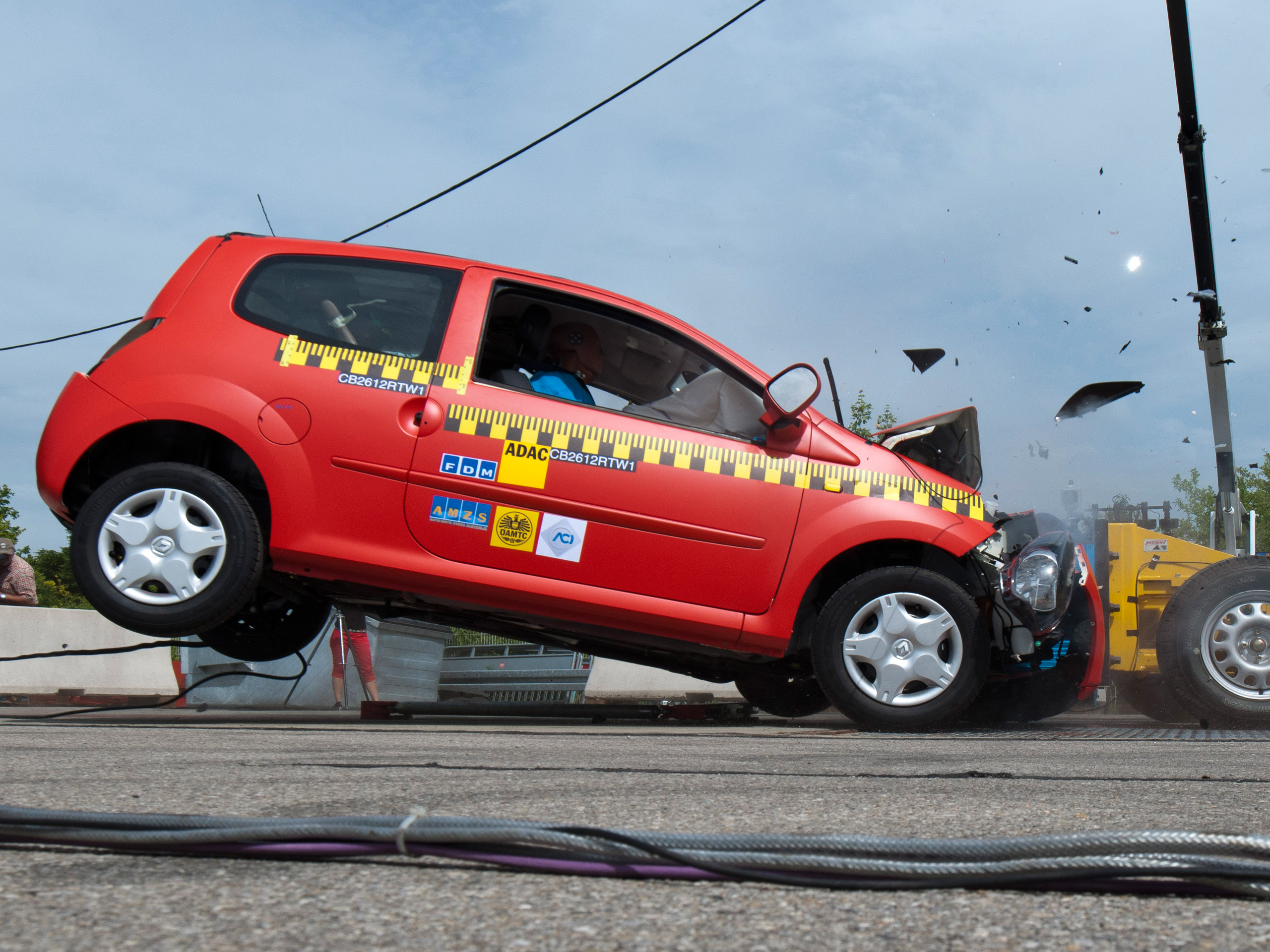 Adac Crashtest 12 Kleinstwagen Gegen Mittelklasse Autozeitung De