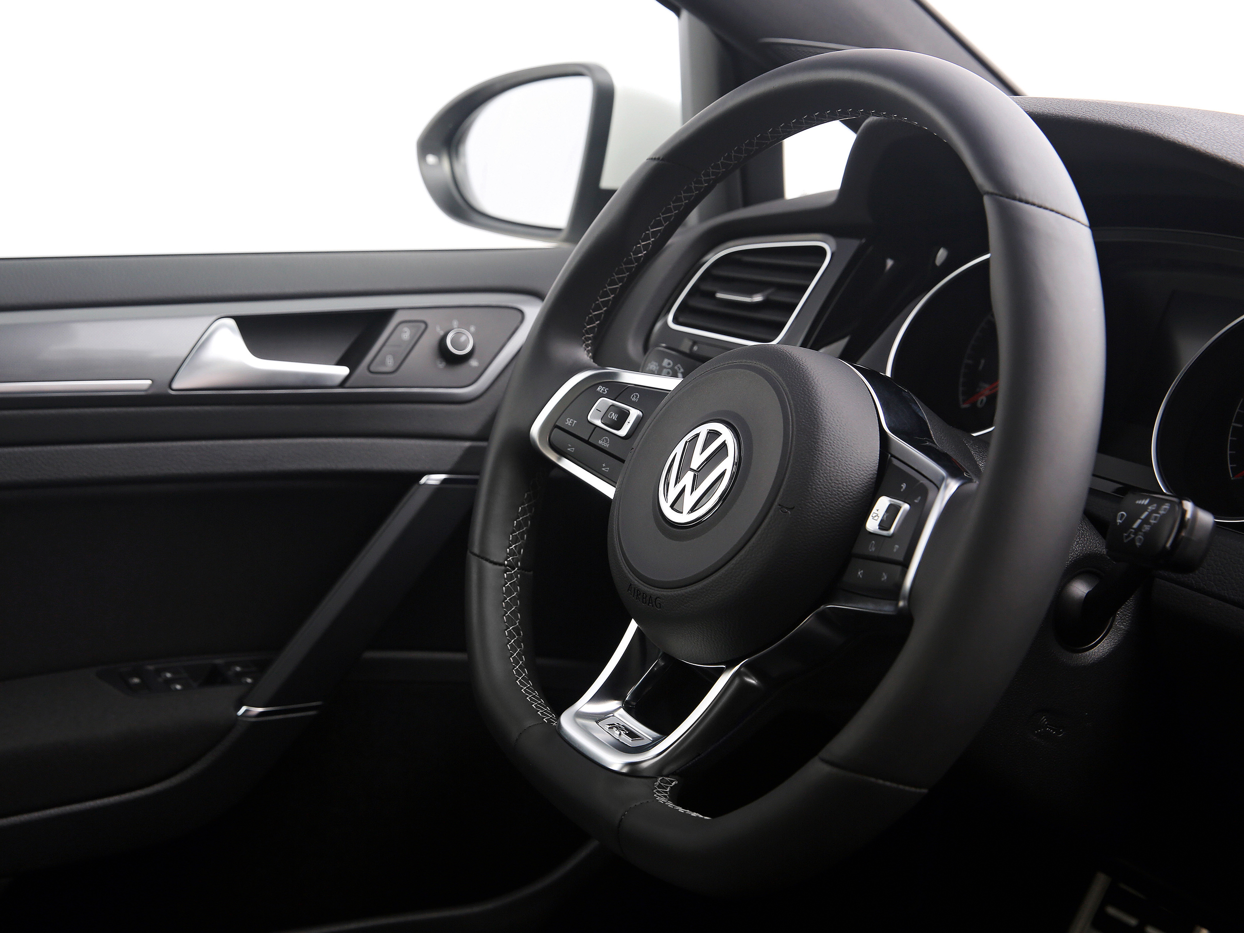 VW Golf 7: R-Line Sportpaket in drei Varianten