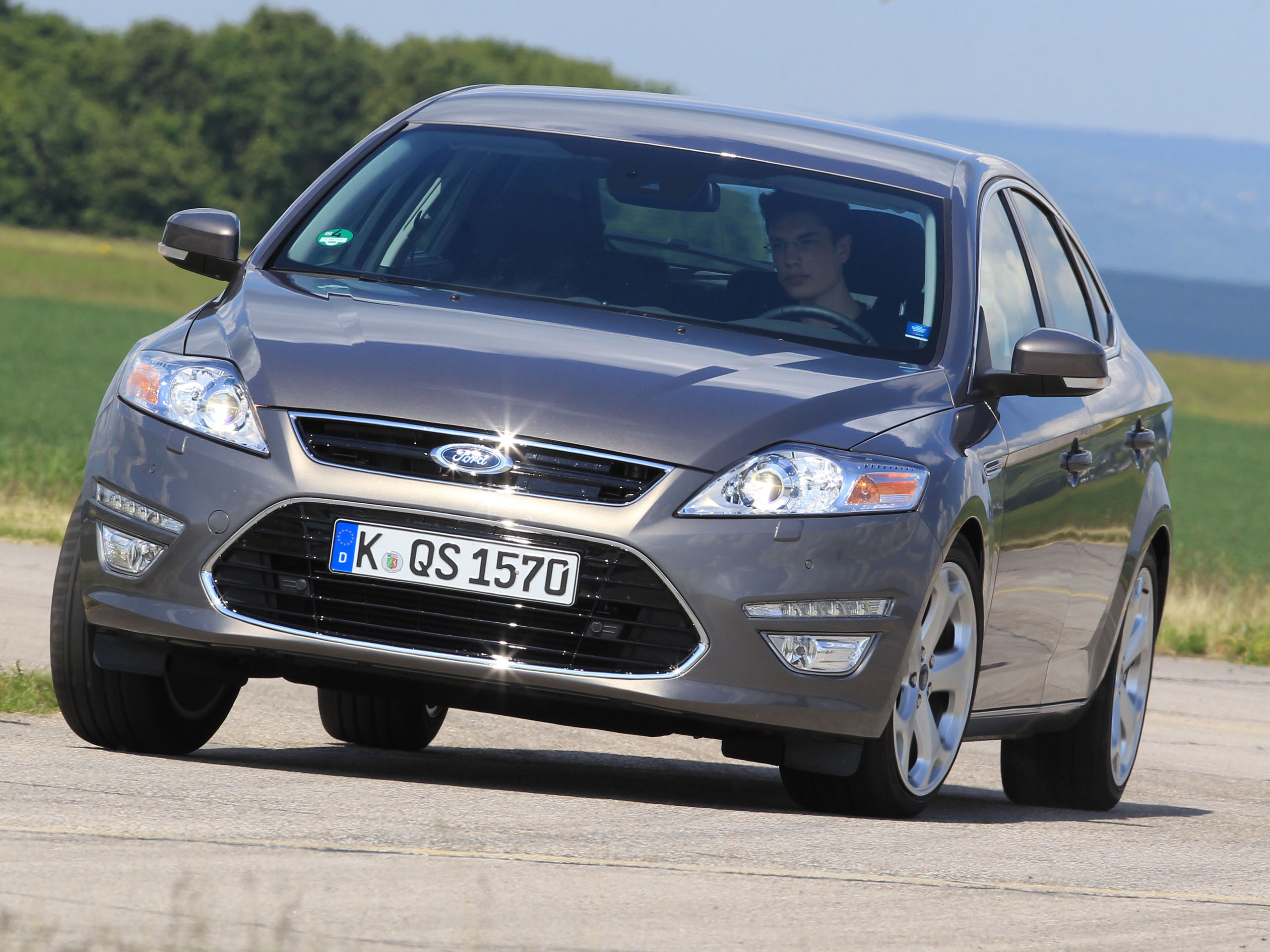 Bilder Ford Mondeo 2.2 TDCi 2013 im MittelklasseVergleich