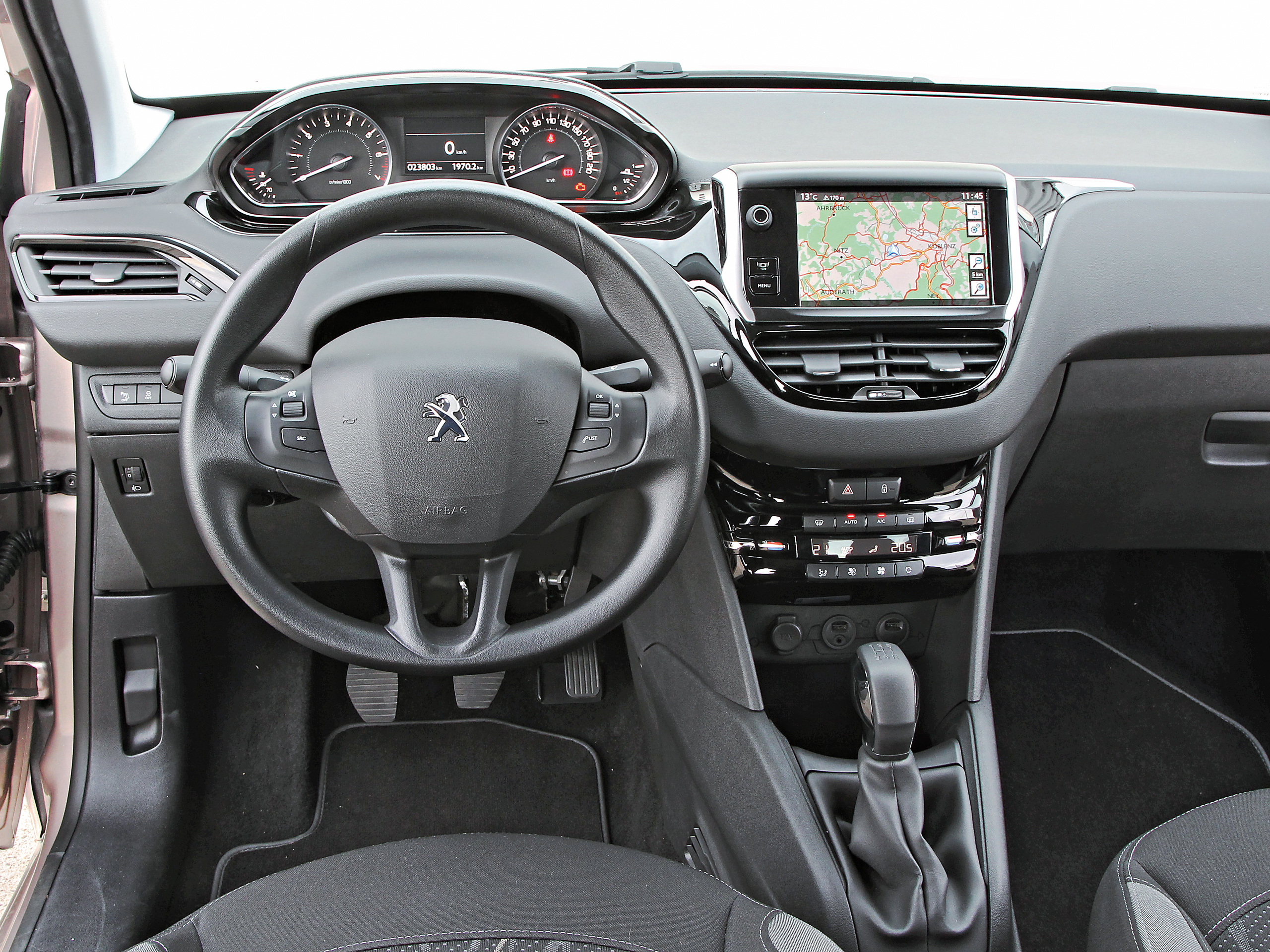 Vergleich Opel Corsa Vs Peugeot 208 Bilder Und Technische