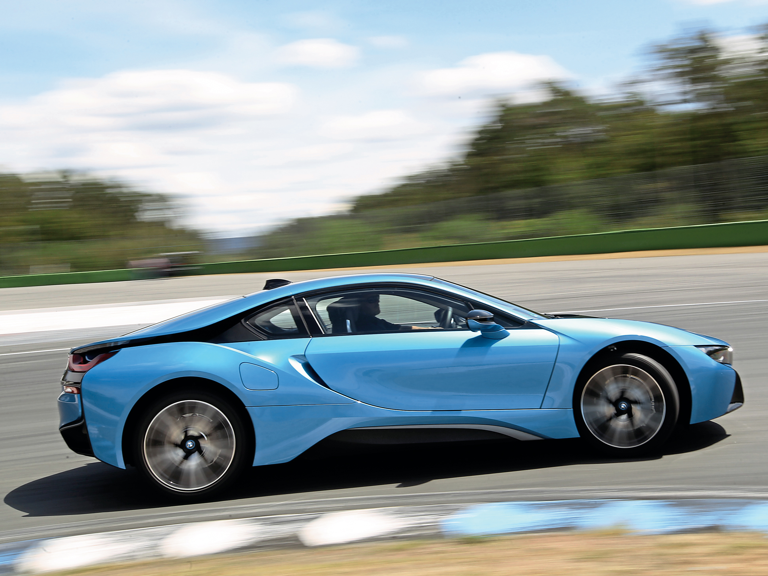 Bmw I8 Vs Porsche 911 Carrera Sportwagen Vergleich Autozeitungde
