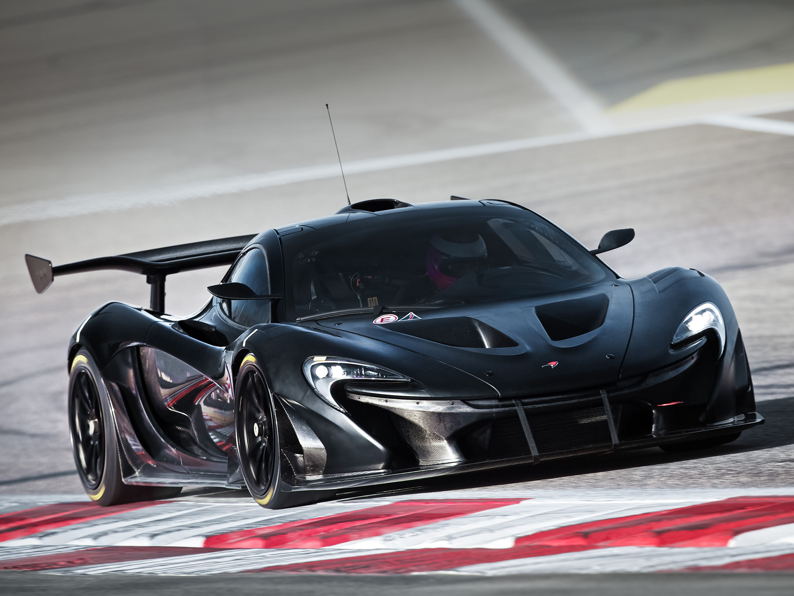 Mclaren P1 Gtr 2015 Offizielle Bilder Vom Interieur Und Auf Der