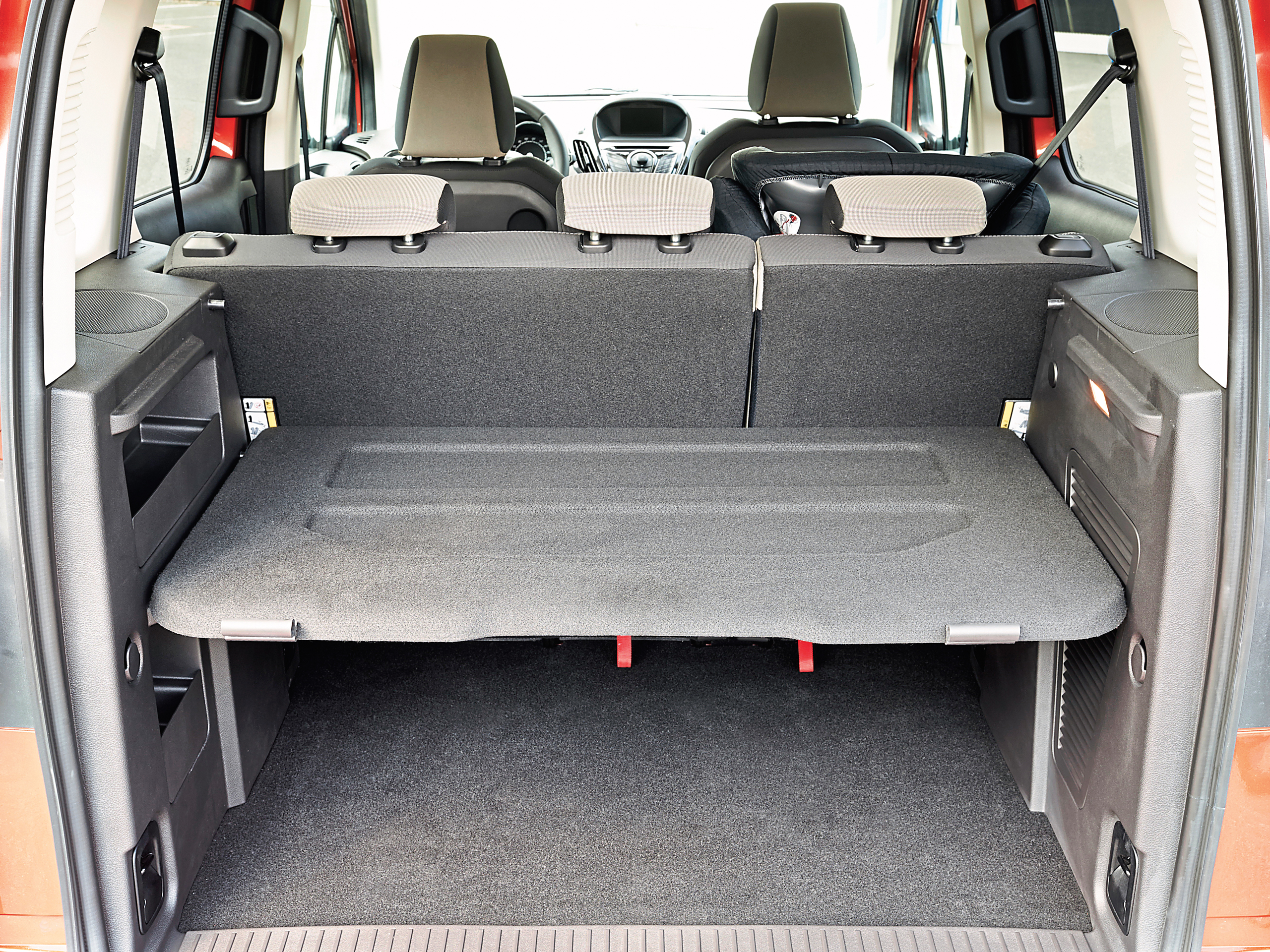 Ford Tourneo Courier 1 6 Tdci Test Des Lifestyle Lasters