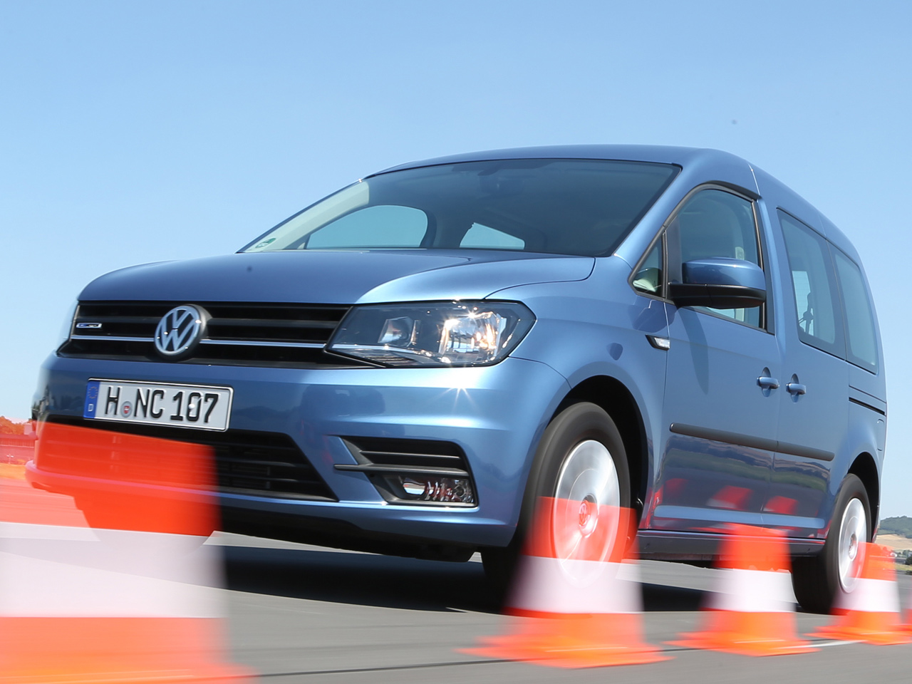 Vw Caddy 2 0 Tdi Bluemotion Test Autozeitung De