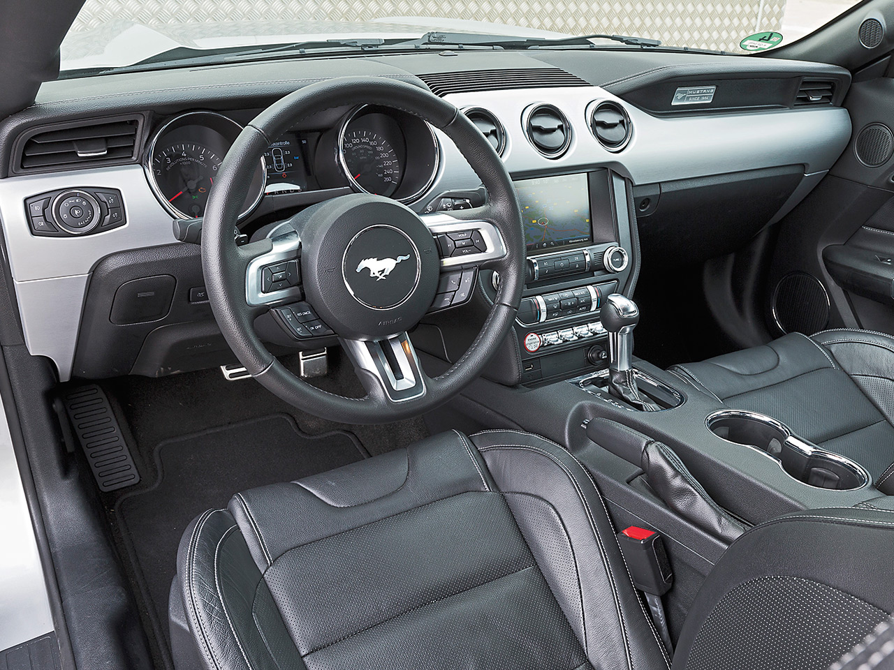 Chevrolet Camaro 6 2 V8 Ford Mustang Gt 2016 Test