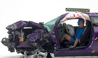 Dodge Challenger im IIHS-Crashtest